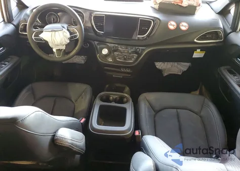 2025 Chrysler Voyager Lx z USA, uszkodzony, nr VIN 2C4RC1CG6SR533895